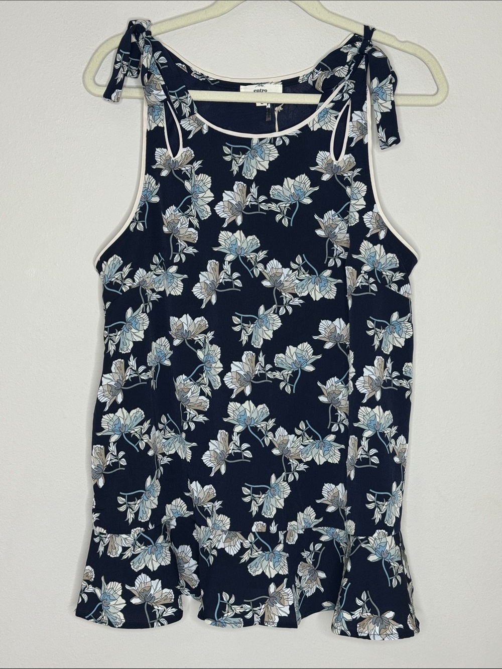 Entro Navy Floral Tie-Strap Ruffled Hem Camisole Top Sz L.